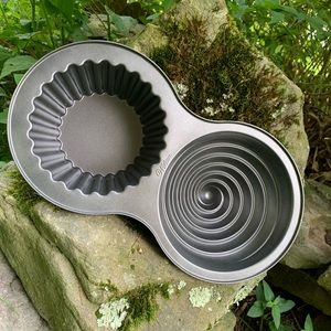 Wilton Giant Cupcake Cake Mold